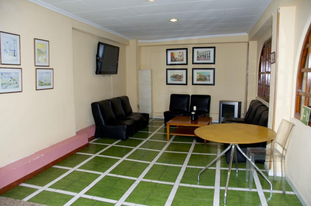 Hostal El Jardin Benidorm Buitenkant foto