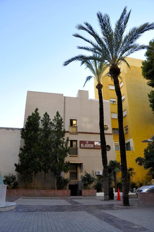 Hostal El Jardin Benidorm Buitenkant foto